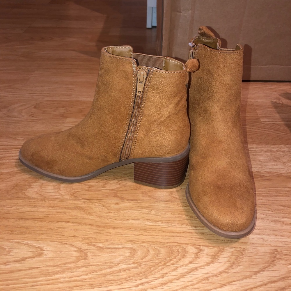 GAP Chelsea boots
